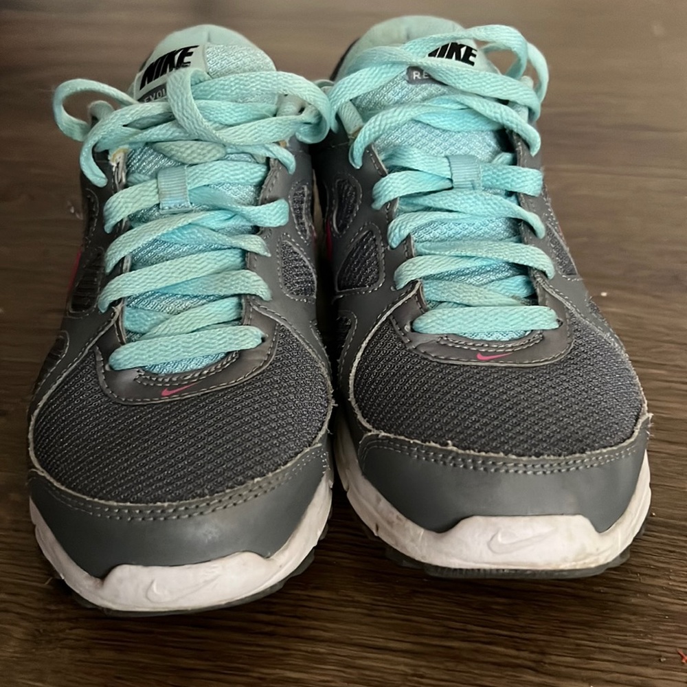 LAST CALL🔥Nike Women's Running Shoe Revolution - Picture 4 of 11